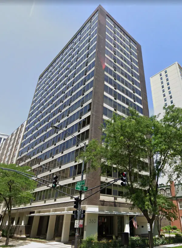Wellington Condominium (360 W Wellington)